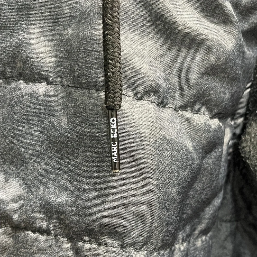 Preowned Marc Ecko Puffer Jacket Hoodie Zip Up Size Large Y2K . - Picture 10 of 13